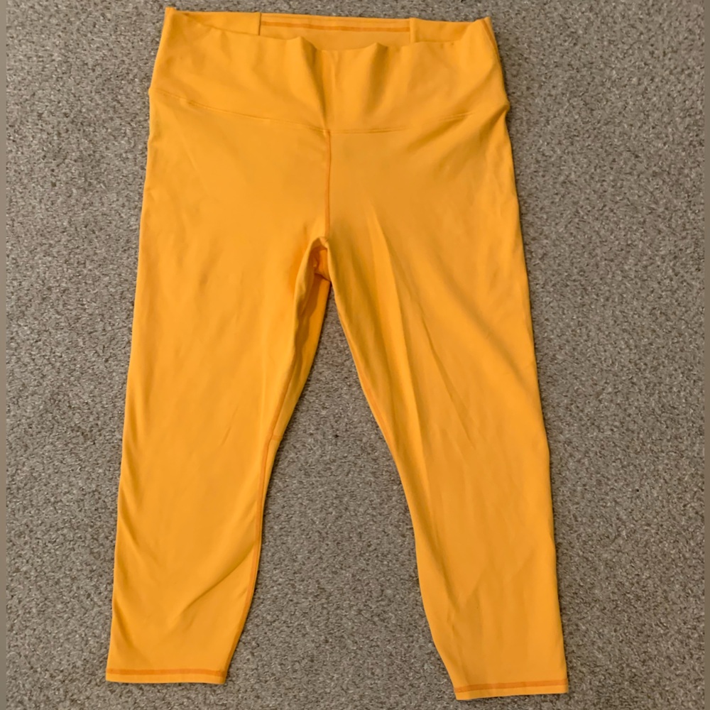 Fabletics Womens 3/4 Power Hold Yellow Athletic Leggings 1X